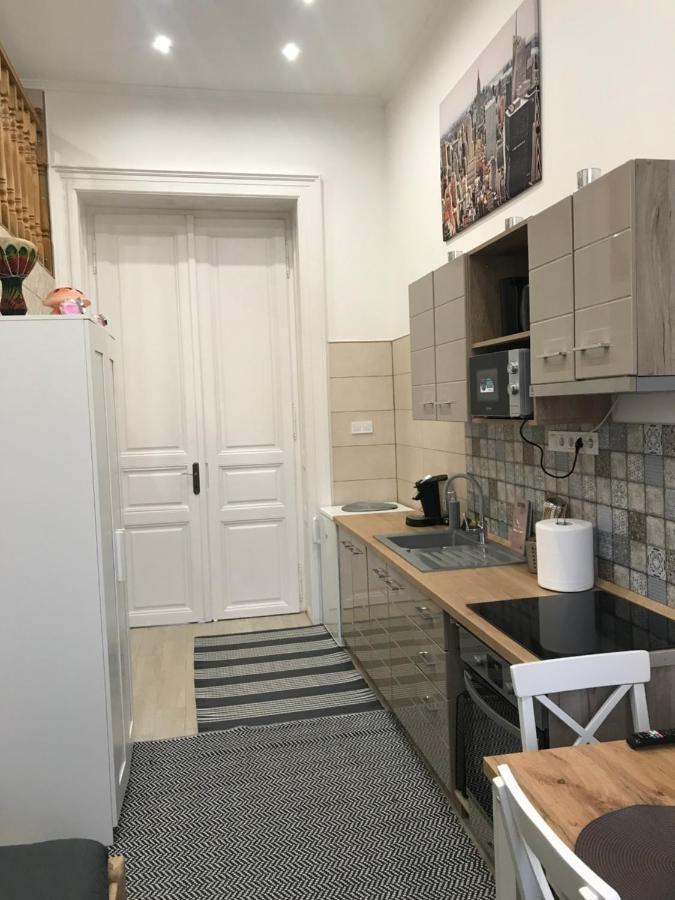 Mora Apartman 2 Kiskunfelegyhaza Exterior photo